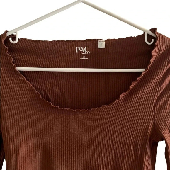 PAC Cares ribbed crop shirt - Size XS - Picture 3 of 3